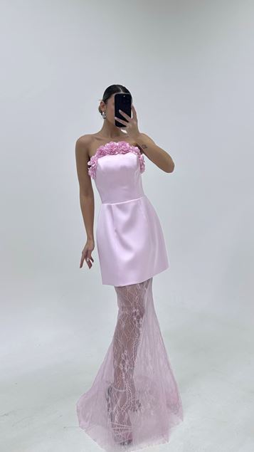 Rosa trägerloses Abendkleid mit Spitzenrock