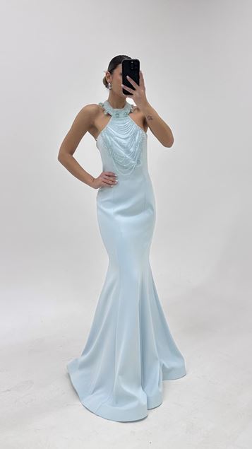 Robe de soirée sirène à encolure ornée de perles et couleur menthe