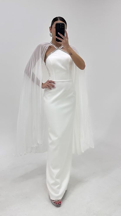 فستان سهرة بقصة قلم رصاص مع عباءة عظمية