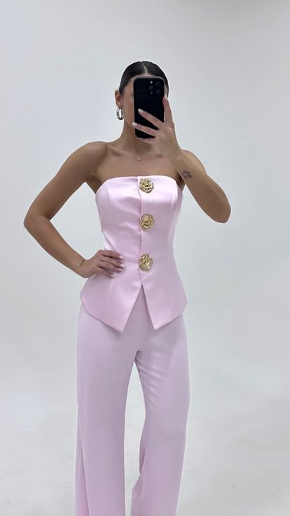 جمبسوت سهرة مزين بزر وردي على شكل وردة