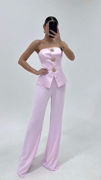 جمبسوت سهرة مزين بزر وردي على شكل وردة