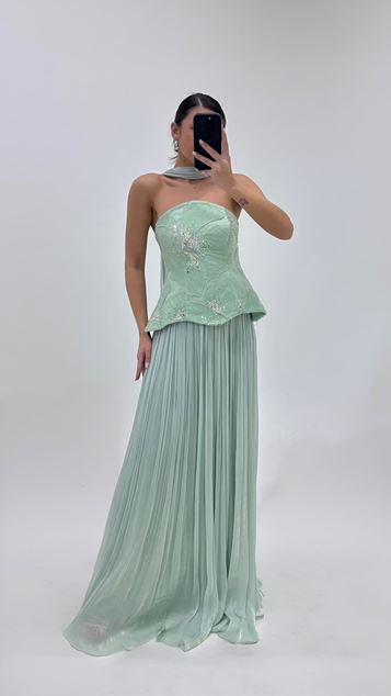Conjunto de vestido de noche plisado con corpiño peplum color menta