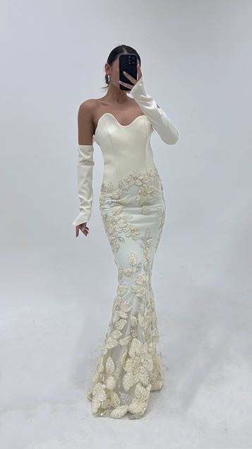 Beige Sweetheart Neckline 3D Floral Embroidered Evening Dress