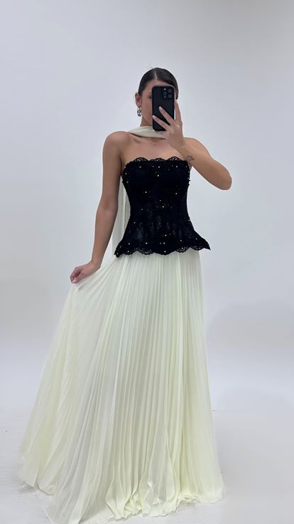 Ensemble de Soirée Noire Blanche Dentelle Brodée Péplum