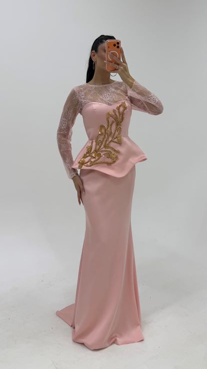 Pembe Gold Çiçekli Straplez Abiye Elbise