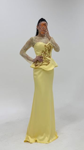 Abito da sera senza spalline con stampa floreale color oro giallo 