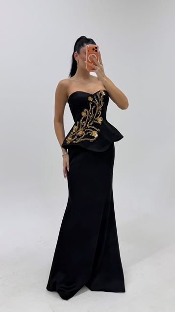 Abito da sera senza spalline con stampa floreale nera e oro 