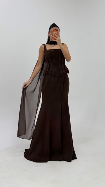 Abito da sera lungo a sirena marrone scintillante