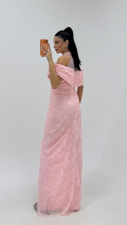 Abito da sera rosa cipria con perline e drappeggi