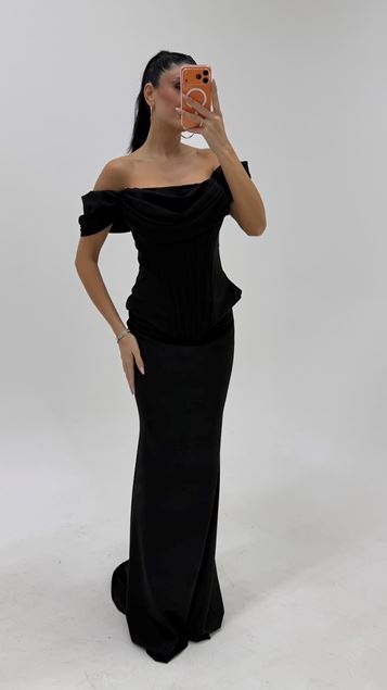 Abito da sera nero con colletto drappeggiato 