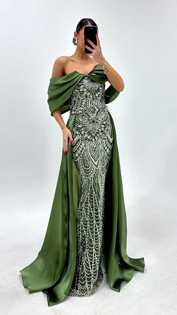 Robe de soirée en satin à paillettes