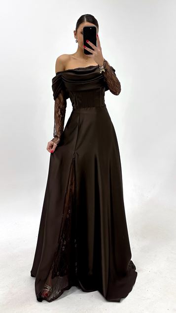 Abendkleid aus Satinkorsett