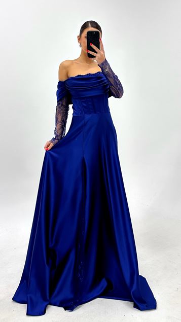 Abito da sera con corsetto in raso