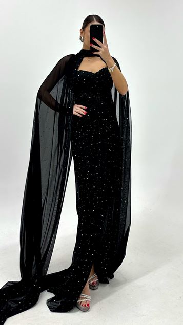 Vestido de noche brillante con capa