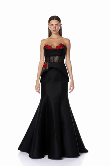 Abito da sera nero con ricami di rose