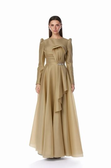 Robe de soirée en satin avec hijab et manches pastèque dorées