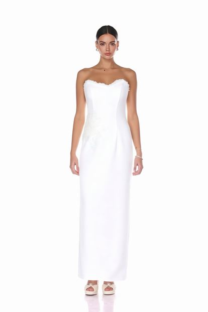 Vestido de noche palabra de honor adornado con estampado de huesos