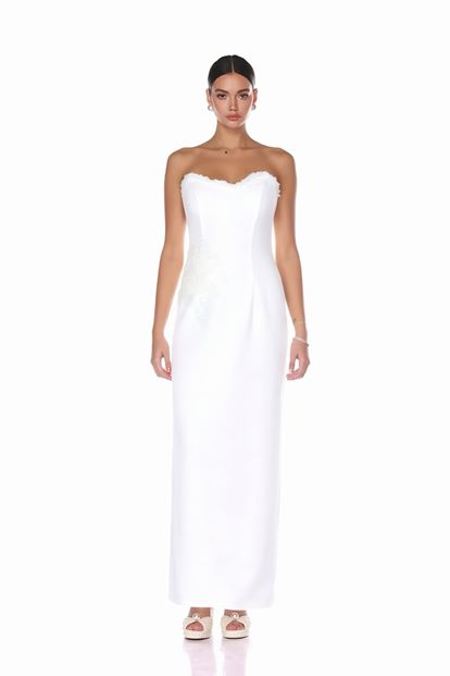 Vestido de noche palabra de honor adornado con estampado de huesos