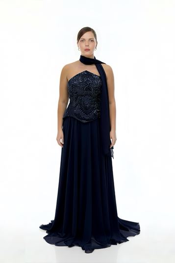 Perlenverziertes trägerloses ChiffonAbendkleid in großen Größen