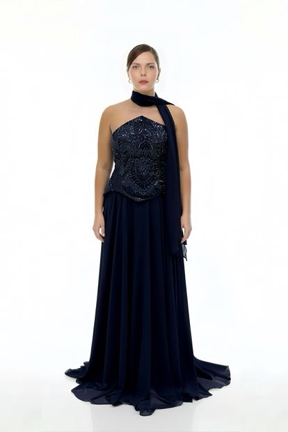 فستان سهرة من الشيفون بدون حمالات، باللون الأزرق الداكن، مزين باللؤلؤ، بمقاسات كبيرة
