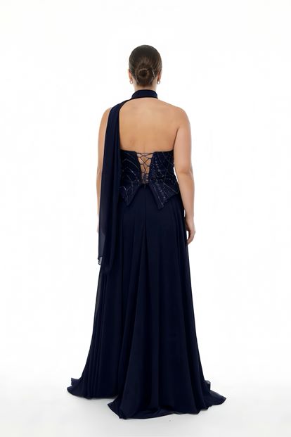 فستان سهرة من الشيفون بدون حمالات، باللون الأزرق الداكن، مزين باللؤلؤ، بمقاسات كبيرة