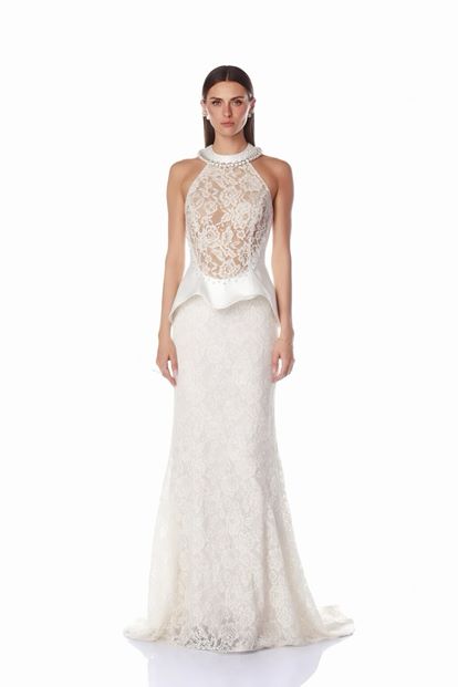 فستان سهرة من الدانتيل بياقة هالتر بلون العظم