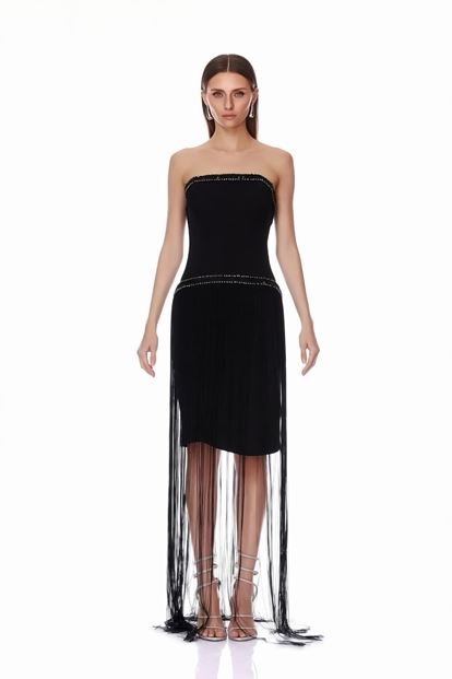 Vestido de noche largo negro sin tirantes con borlas