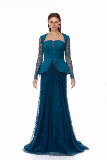 Vestido de noche color petróleo con corpiño de satén y falda de encaje 