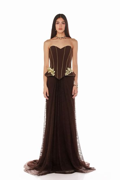 Robe de soirée marron sans bretelles à motif floral doré