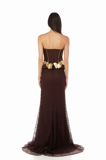 Robe de soirée marron sans bretelles à motif floral doré