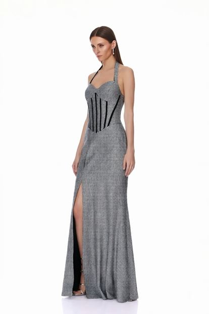 Schwarzes und silbernes  schimmerndes Designer Abendkleid mit Schlitz