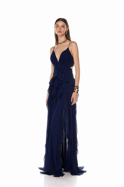 Vestido de noche azul marino con tirantes y volantes