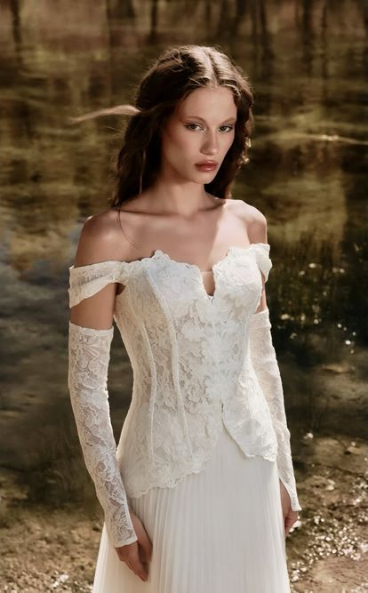 Kemik Düşük Omuzlu Pileli Abiye Elbise