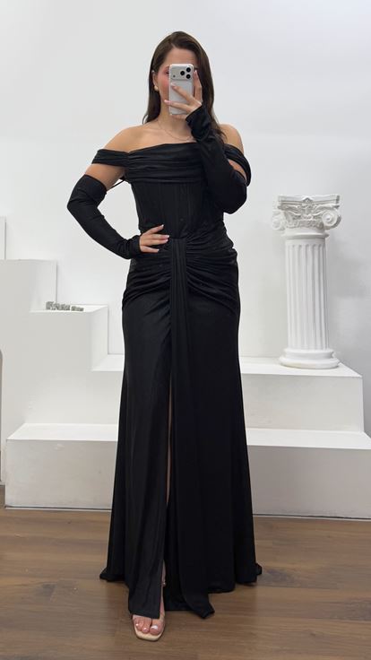 Vestido de noche de talla grande con detalle de guantes negros