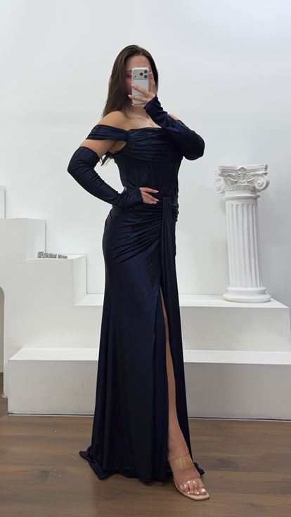 Vestido de noche azul marino de talla grande con detalle de guantes