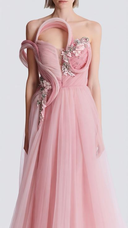 Robe de soirée en tulle rose poudré à fleurs