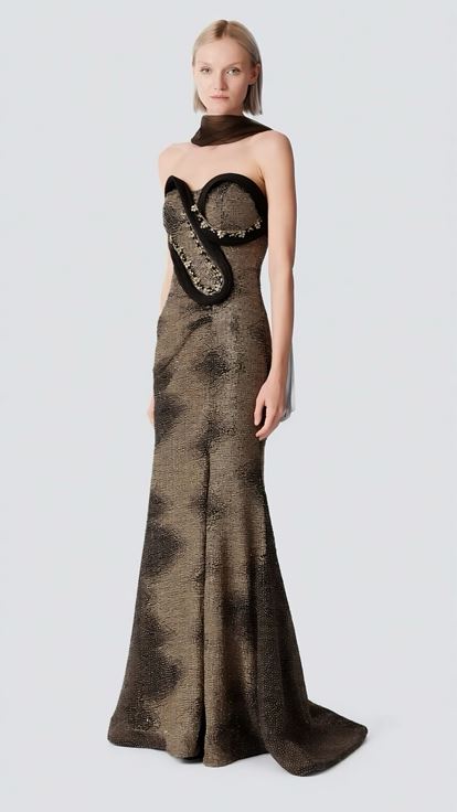 Robe de soirée marron brodée à motif spirale