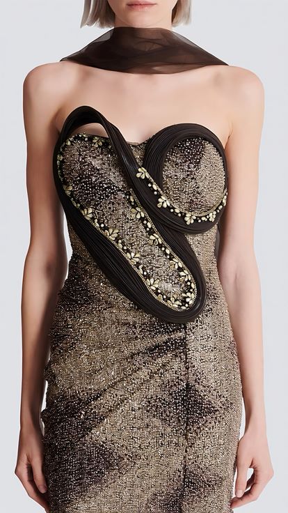 Robe de soirée marron brodée à motif spirale
