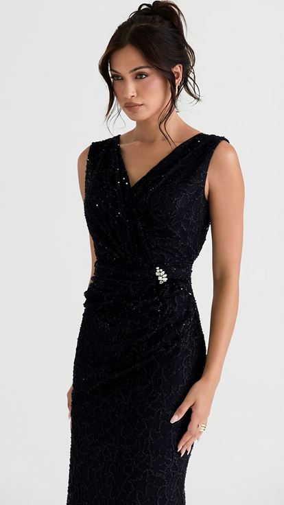 Siyah V Yaka  Pul İşlemeli   Abiye Elbise