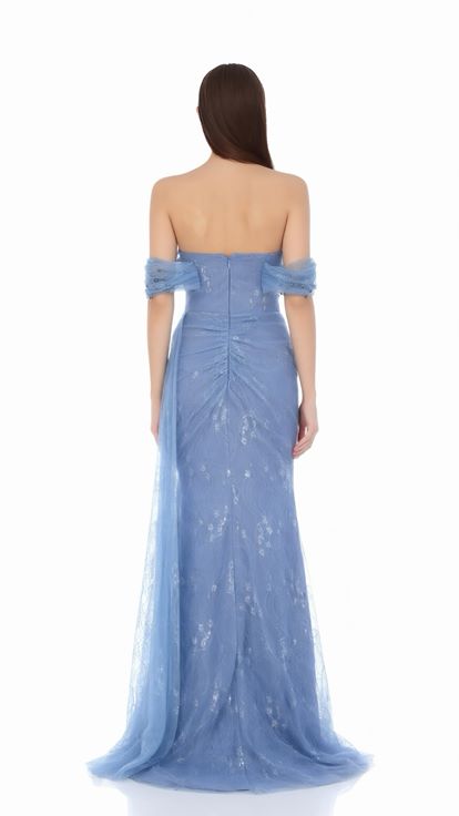 Vestido de noche de encaje drapeado con adornos de perlas azul claro