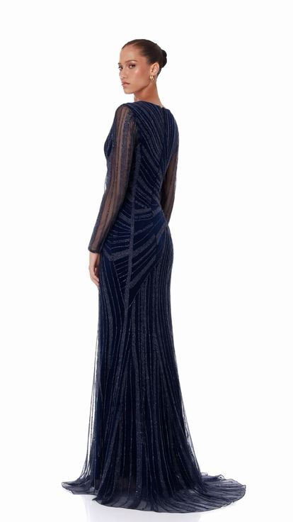 Robe de soirée bleu marine brodée avec détail de nœud
