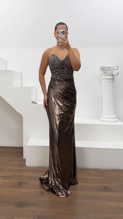 Vestido de Noche Cobre de Tela Lamé