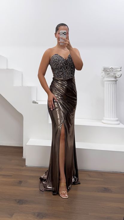 Vestido de Noche Cobre de Tela Lamé
