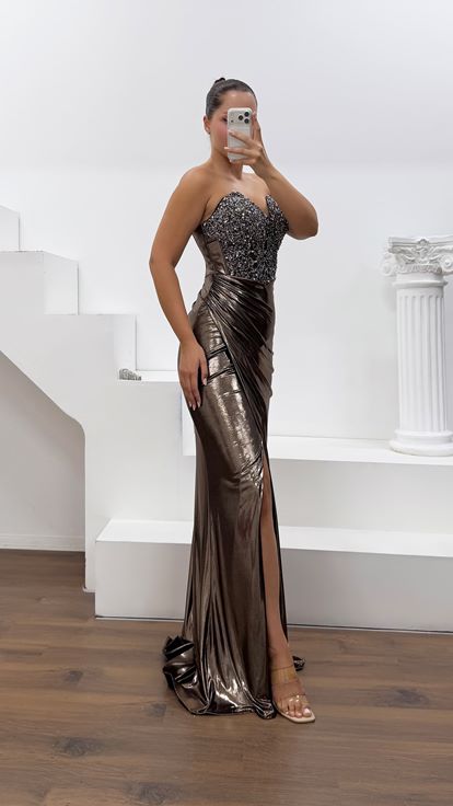 Vestido de Noche Cobre de Tela Lamé