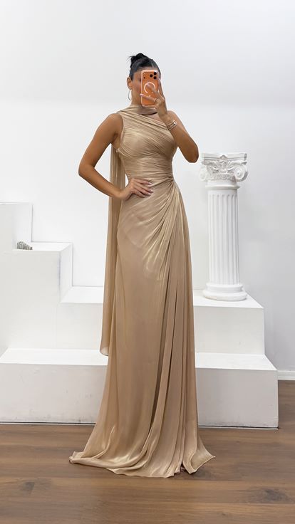 Gold Tek Omuz Yırtmaçlı Dior Organze Abiye Elbise