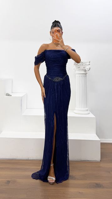 Lacivert Düşük Omuzlu Yırtmaçlı Dantel Abiye Elbise