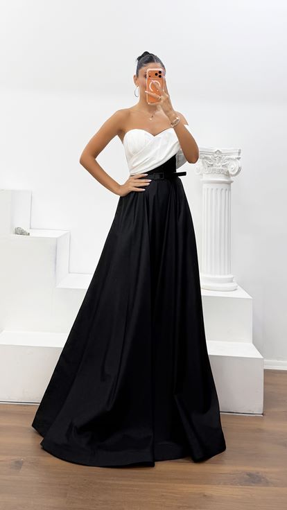 Vestido de Noche de Tafetán Negro Sin Tirantes Escote Corazón