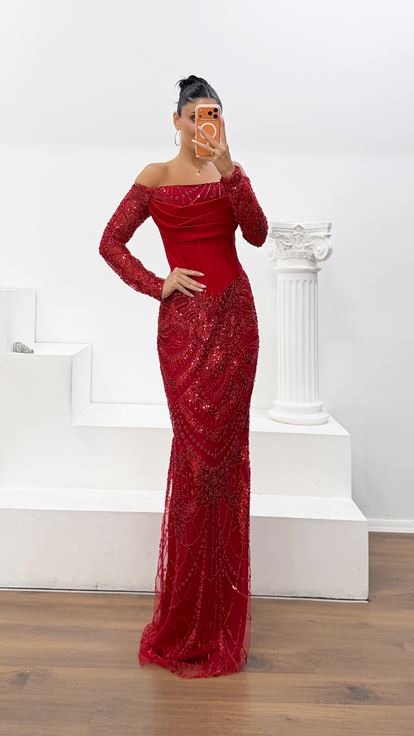 Abito da Sera in Crêpe Rosso con Dettagli in Paillettes