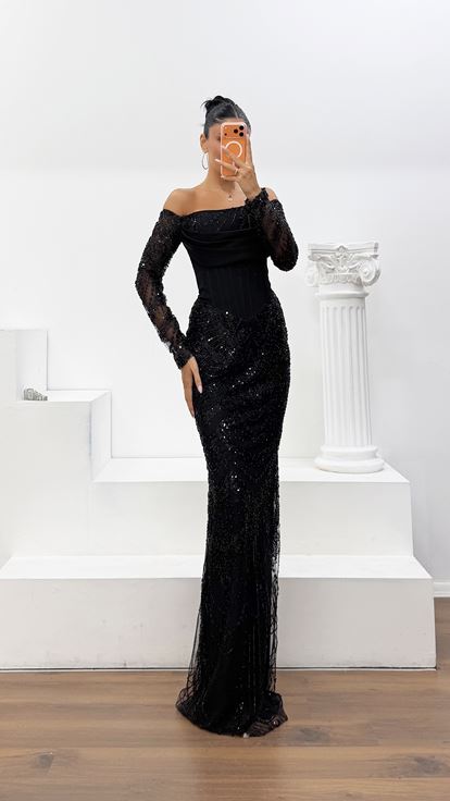 Abito da Sera in Crepe Nero con Paillettes e Spalle Scoperte