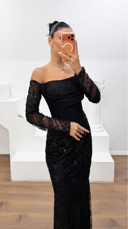 Abito da Sera in Crepe Nero con Paillettes e Spalle Scoperte